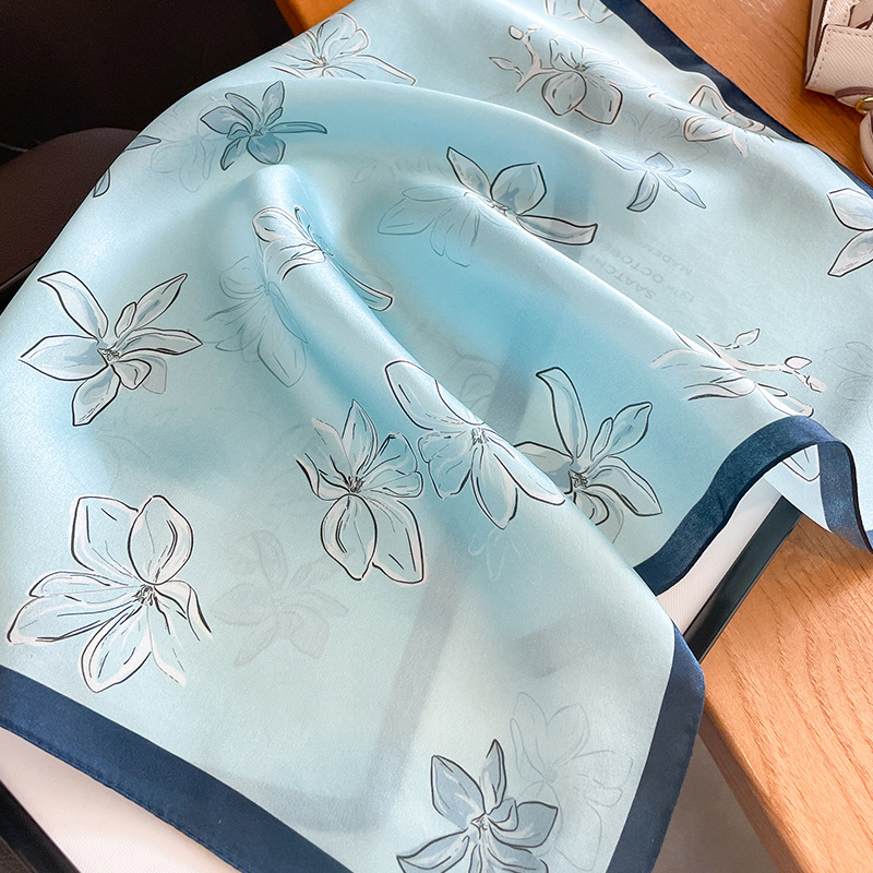 وشاح حريري مربع صغير 53x53 سم  - مراجعة Vintage Fashion Hijab وسعره
