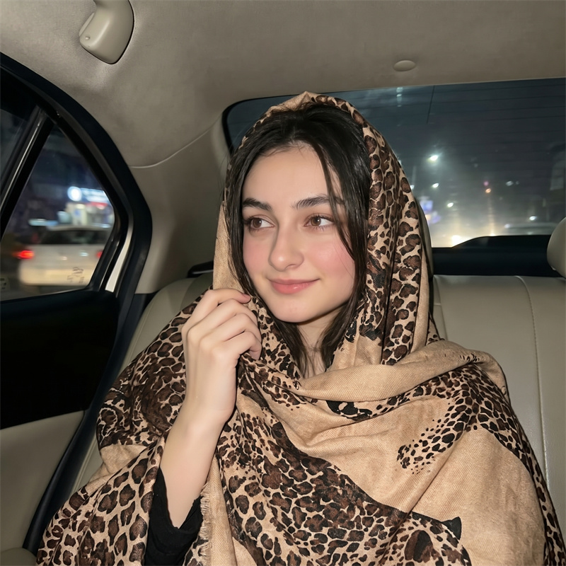 حجاب وشال نسائي بنقشة الفهد ال - مراجعة Vintage Fashion Hijab وسعره