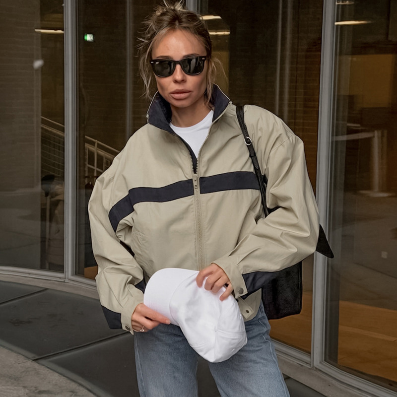 جاكيت نسائي واقٍ من الرياح بتص - مراجعة Vintage Windbreaker Nylon وسعره